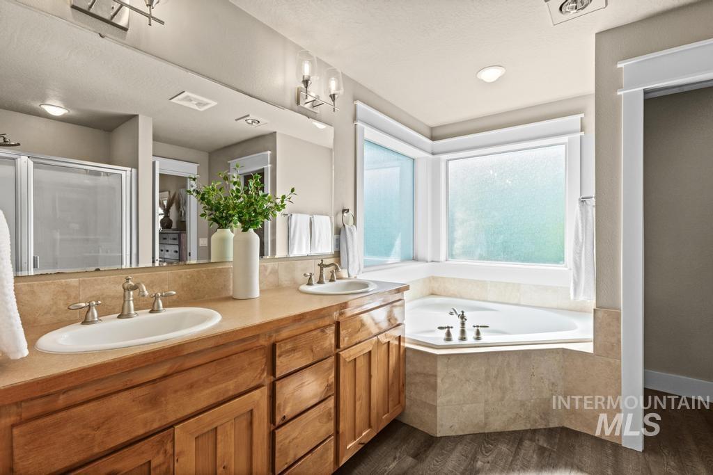 313 E Ryegate Dr, Meridian, Idaho 83646, 4 Bedrooms, 2.5 Bathrooms, Residential For Sale, Price $549,900, 98986112