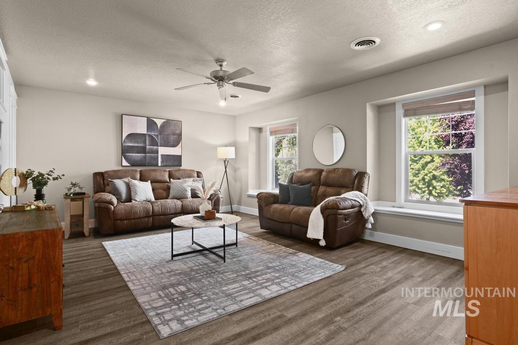 313 E Ryegate Dr, Meridian, Idaho 83646, 4 Bedrooms, 2.5 Bathrooms, Residential For Sale, Price $549,900, 98986112