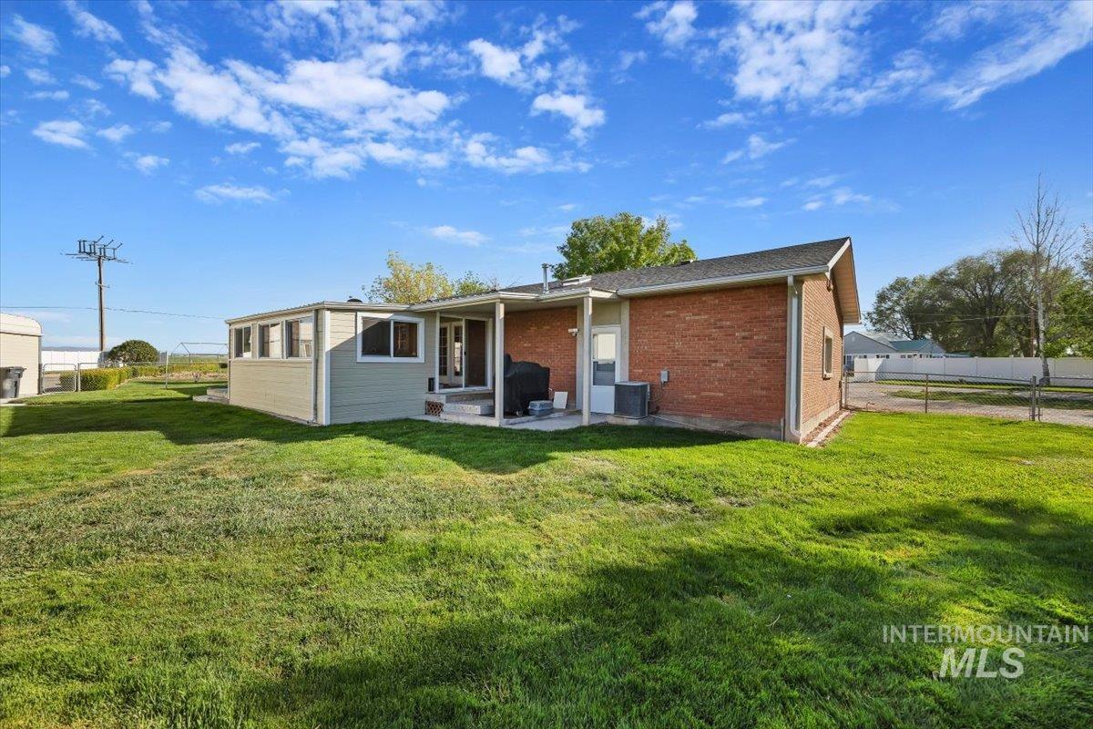 4004 N 2600 E., Twin Falls, Idaho 83301, 2 Bedrooms, 3.5 Bathrooms, Residential For Sale, Price $624,900, 98986114