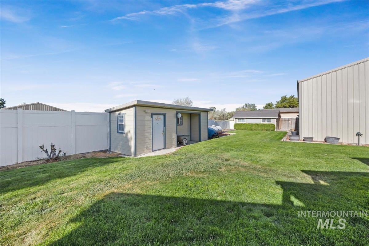 4004 N 2600 E., Twin Falls, Idaho 83301, 2 Bedrooms, 3.5 Bathrooms, Residential For Sale, Price $624,900, 98986114