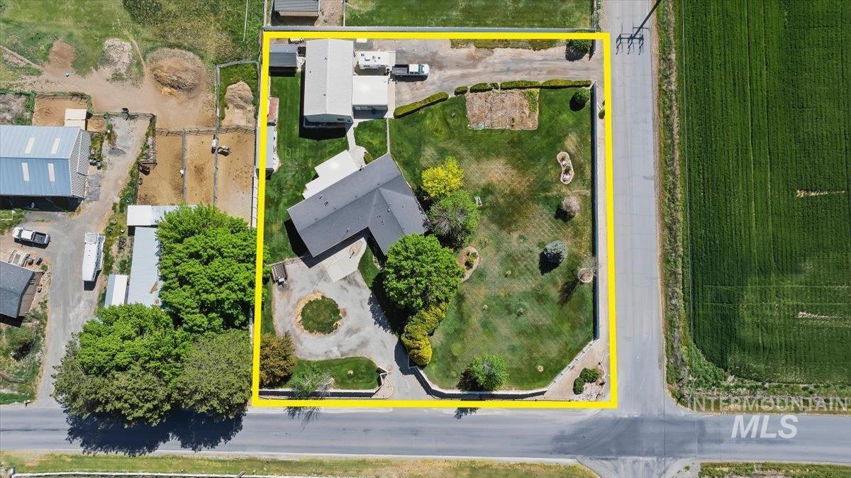 4004 N 2600 E., Twin Falls, Idaho 83301, 2 Bedrooms, 3.5 Bathrooms, Residential For Sale, Price $624,900, 98986114