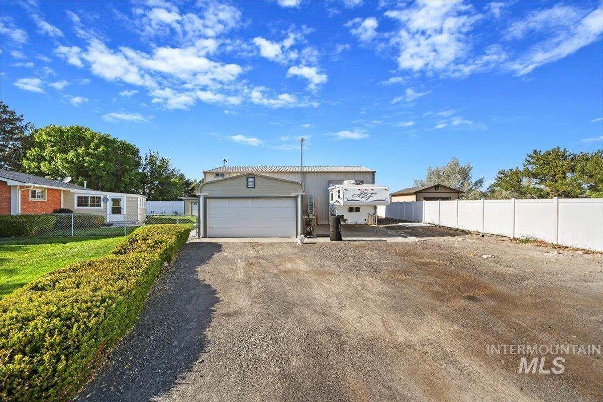 4004 N 2600 E., Twin Falls, Idaho 83301, 2 Bedrooms, 3.5 Bathrooms, Residential For Sale, Price $624,900, 98986114