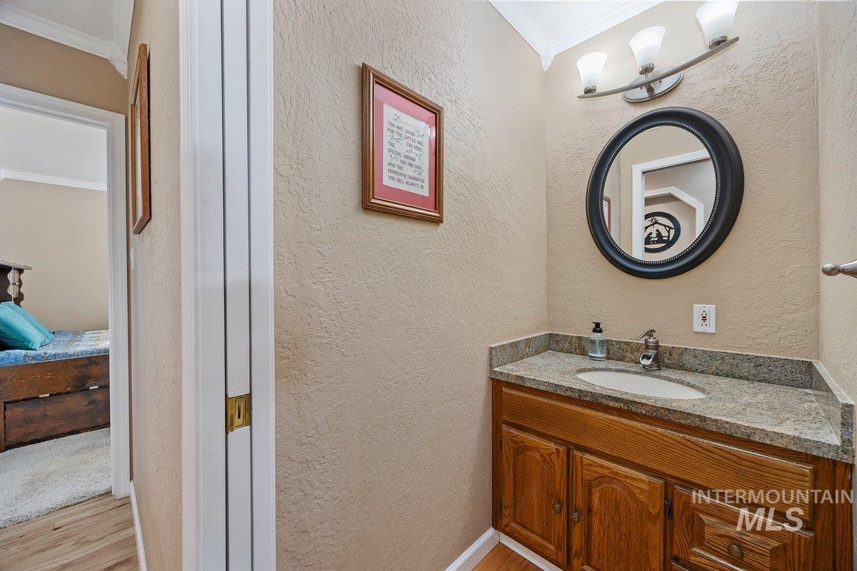 4004 N 2600 E., Twin Falls, Idaho 83301, 2 Bedrooms, 3.5 Bathrooms, Residential For Sale, Price $624,900, 98986114