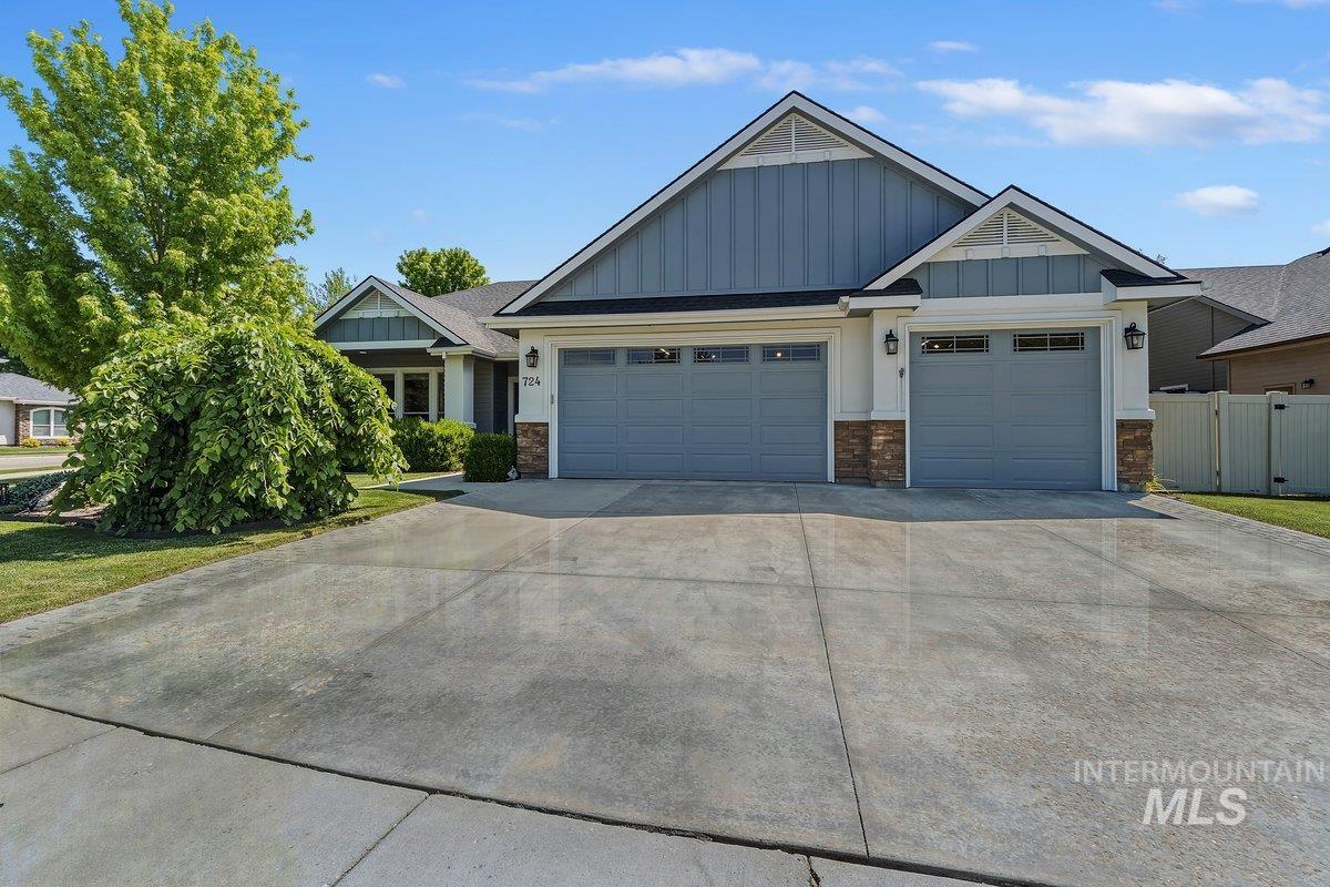 724 N Alog Ave, Eagle, Idaho 83616, 3 Bedrooms, 2 Bathrooms, Residential For Sale, Price $699,900, 98986116
