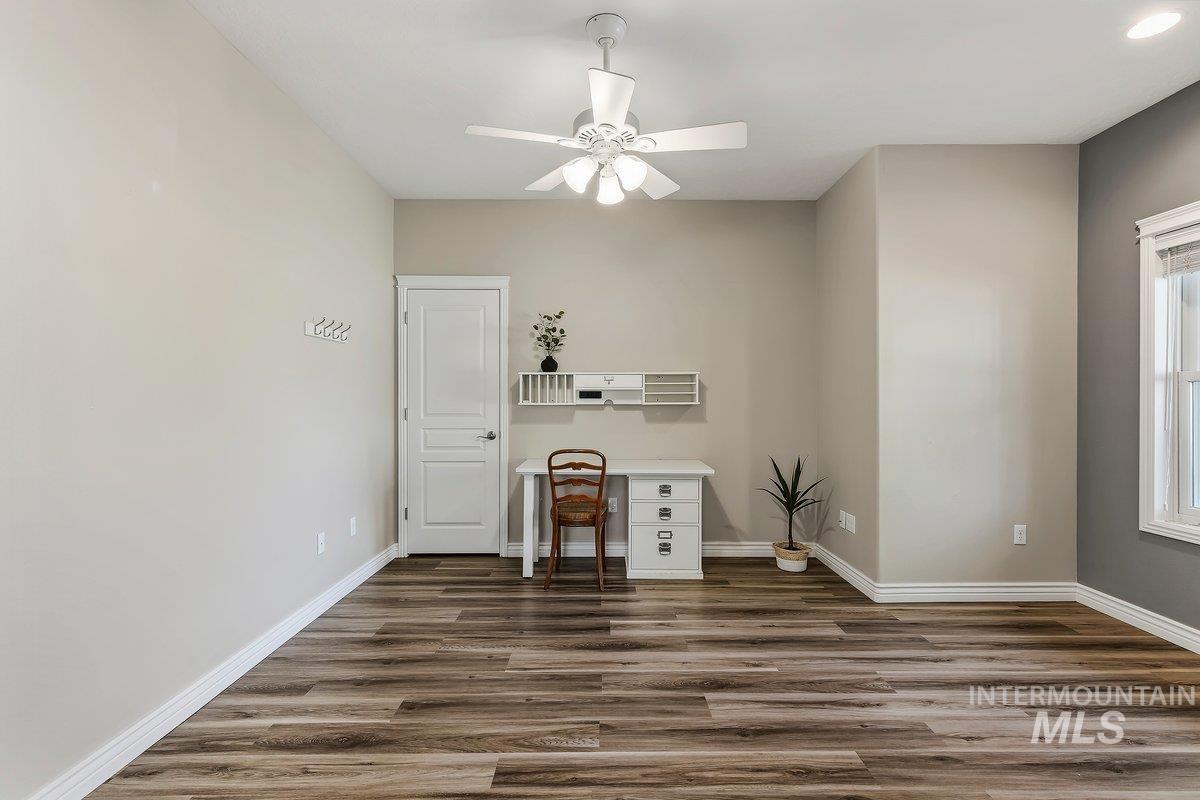 724 N Alog Ave, Eagle, Idaho 83616, 3 Bedrooms, 2 Bathrooms, Residential For Sale, Price $699,900, 98986116