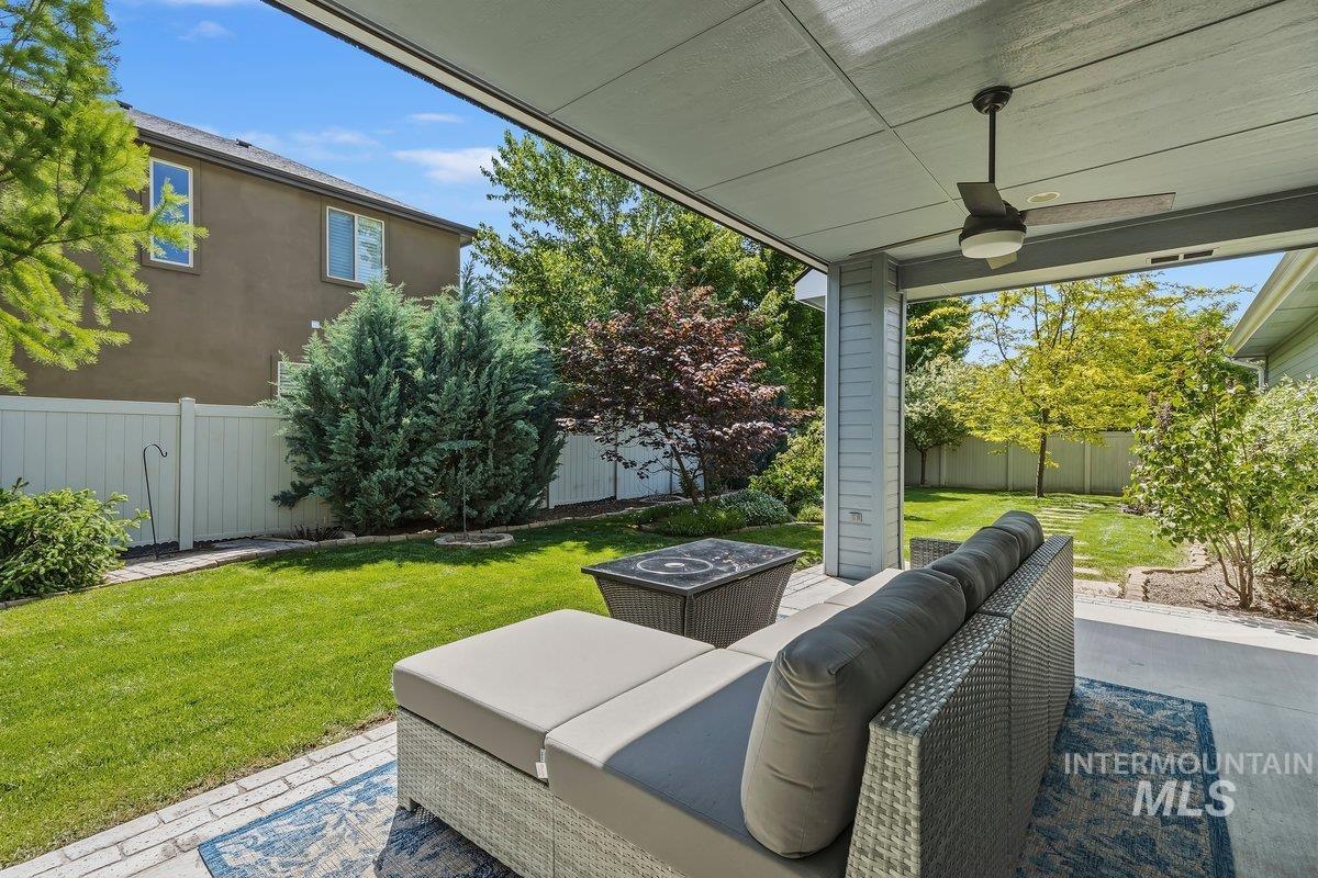 724 N Alog Ave, Eagle, Idaho 83616, 3 Bedrooms, 2 Bathrooms, Residential For Sale, Price $699,900, 98986116