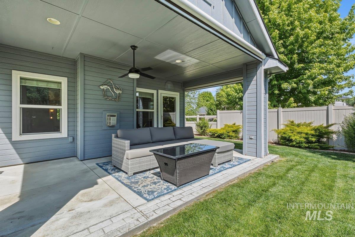 724 N Alog Ave, Eagle, Idaho 83616, 3 Bedrooms, 2 Bathrooms, Residential For Sale, Price $699,900, 98986116