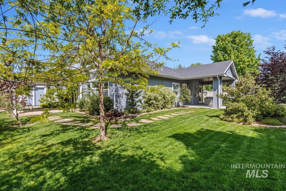 724 N Alog Ave, Eagle, Idaho 83616, 3 Bedrooms, 2 Bathrooms, Residential For Sale, Price $699,900, 98986116