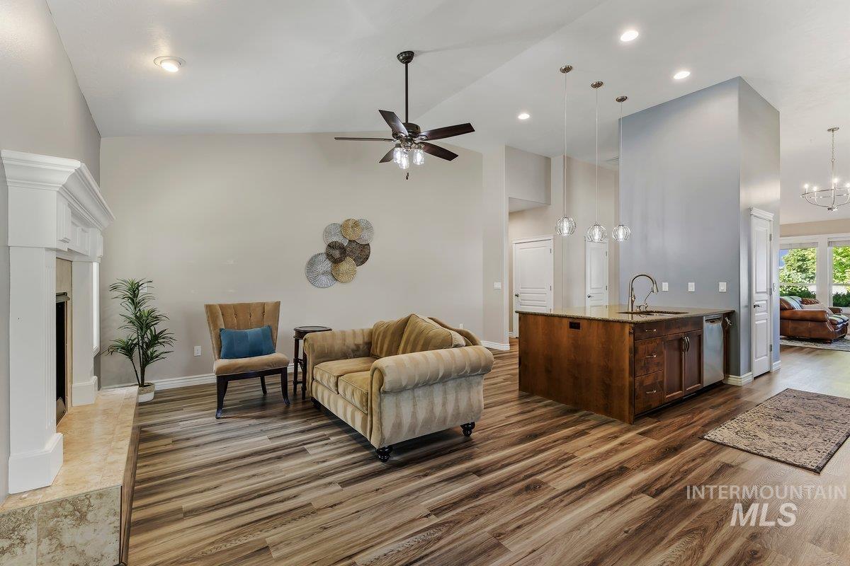 724 N Alog Ave, Eagle, Idaho 83616, 3 Bedrooms, 2 Bathrooms, Residential For Sale, Price $699,900, 98986116