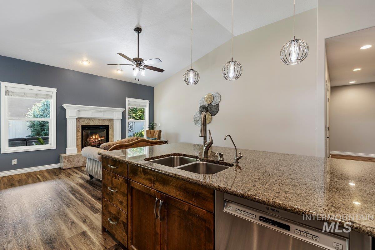 724 N Alog Ave, Eagle, Idaho 83616, 3 Bedrooms, 2 Bathrooms, Residential For Sale, Price $699,900, 98986116