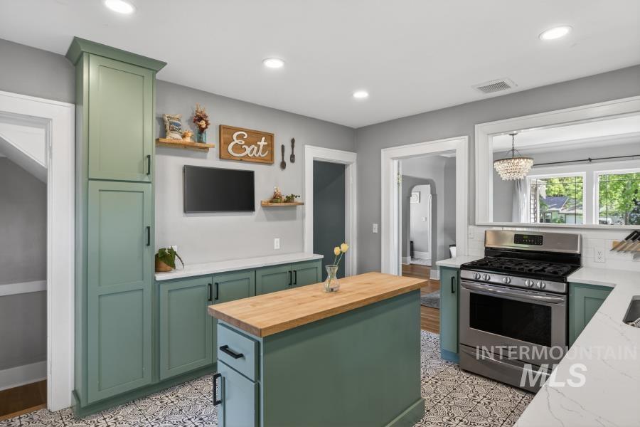 207 N Hayes St., Moscow, Idaho 83843, 4 Bedrooms, 2.5 Bathrooms, Residential For Sale, Price $649,000, 98986118