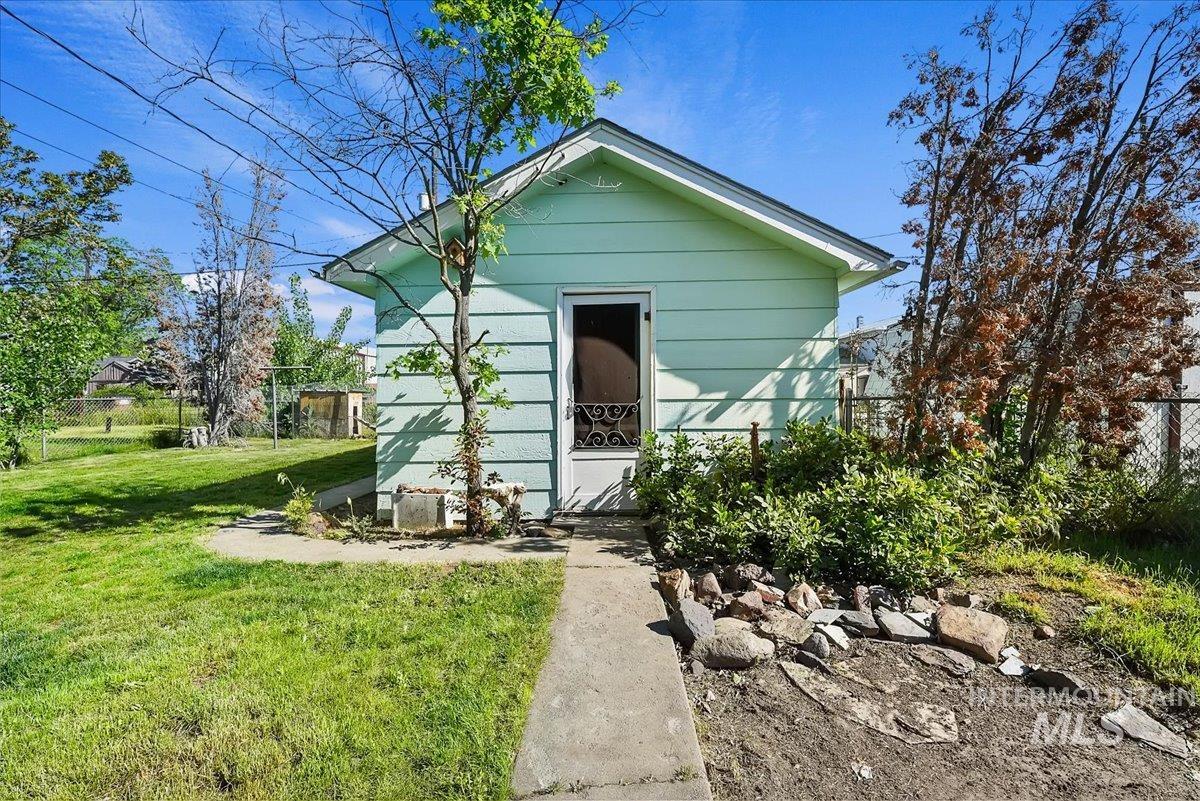 510 E 5th Street, Emmett, Idaho 83617, 2 Bedrooms, 1 Bathroom, Residential For Sale, Price $275,000, 98986120