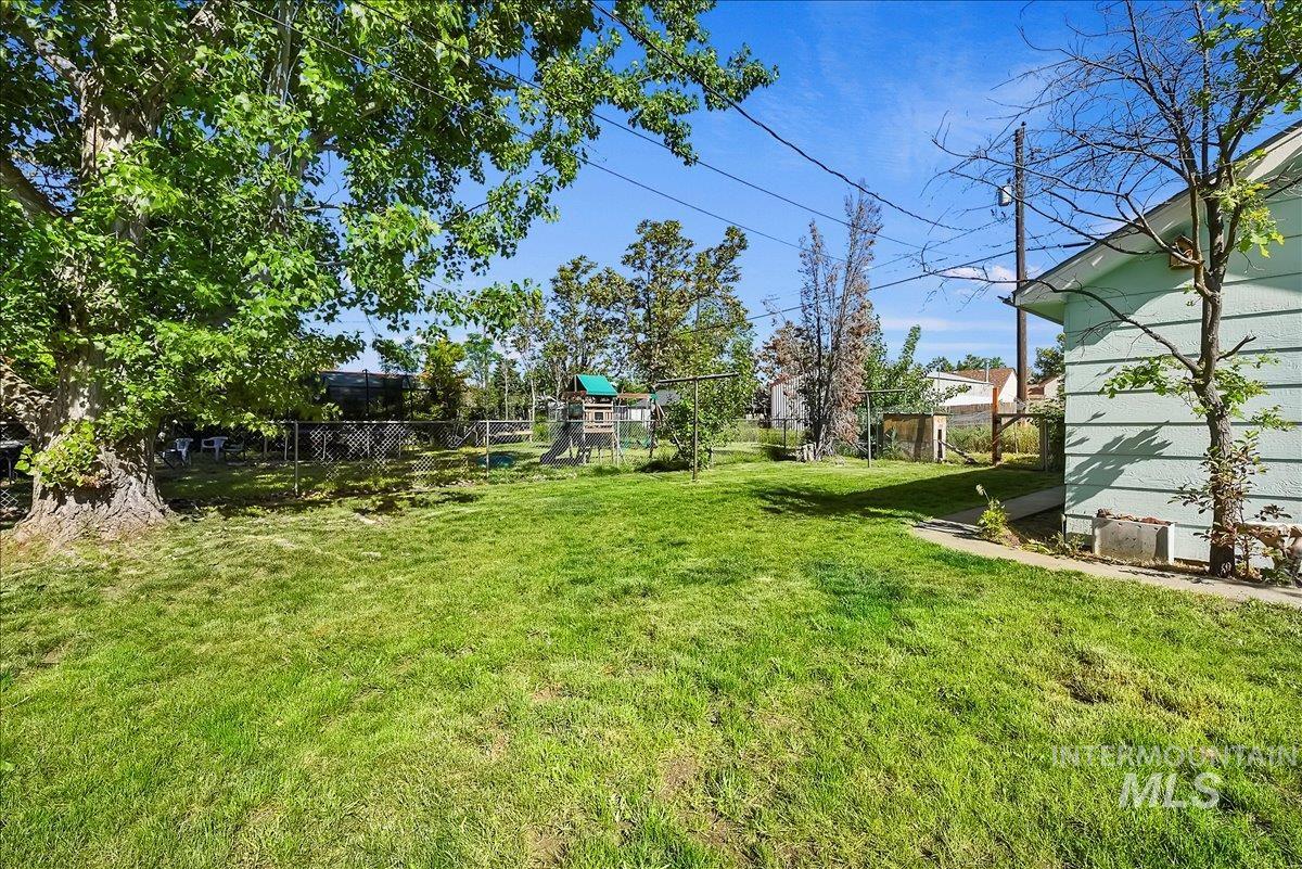 510 E 5th Street, Emmett, Idaho 83617, 2 Bedrooms, 1 Bathroom, Residential For Sale, Price $275,000, 98986120
