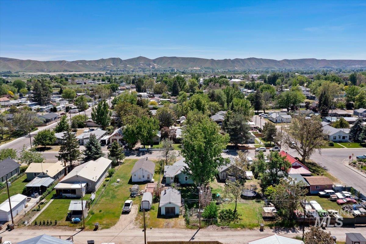 510 E 5th Street, Emmett, Idaho 83617, 2 Bedrooms, 1 Bathroom, Residential For Sale, Price $275,000, 98986120