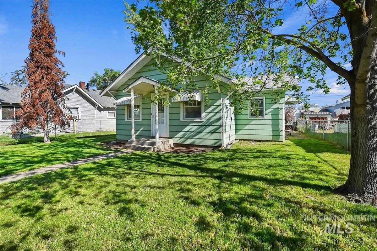 510 E 5th Street, Emmett, Idaho 83617, 2 Bedrooms, 1 Bathroom, Residential For Sale, Price $275,000, 98986120