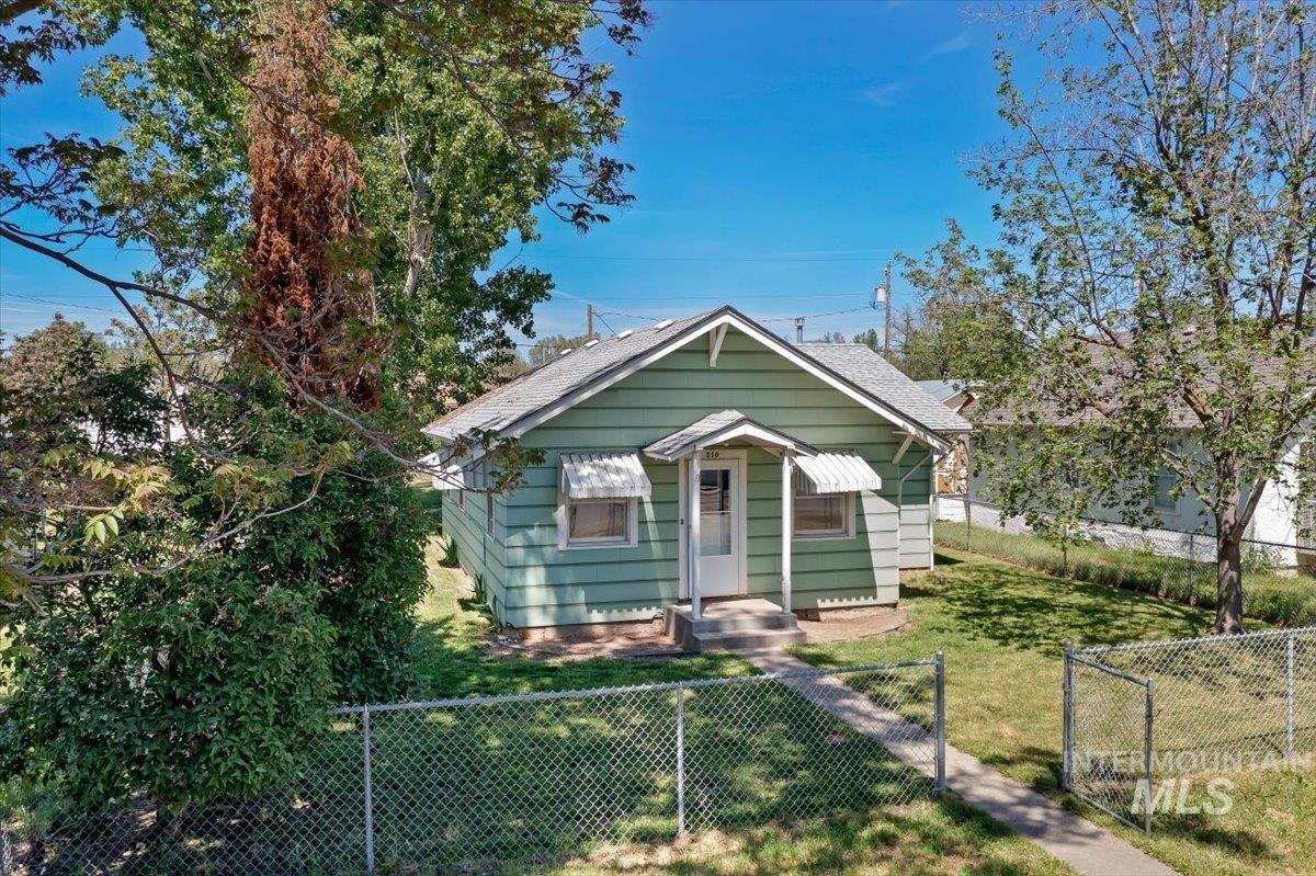 510 E 5th Street, Emmett, Idaho 83617, 2 Bedrooms, 1 Bathroom, Residential For Sale, Price $275,000, 98986120