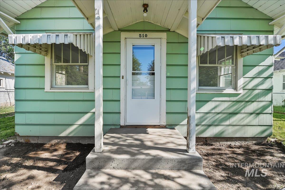 510 E 5th Street, Emmett, Idaho 83617, 2 Bedrooms, 1 Bathroom, Residential For Sale, Price $275,000, 98986120