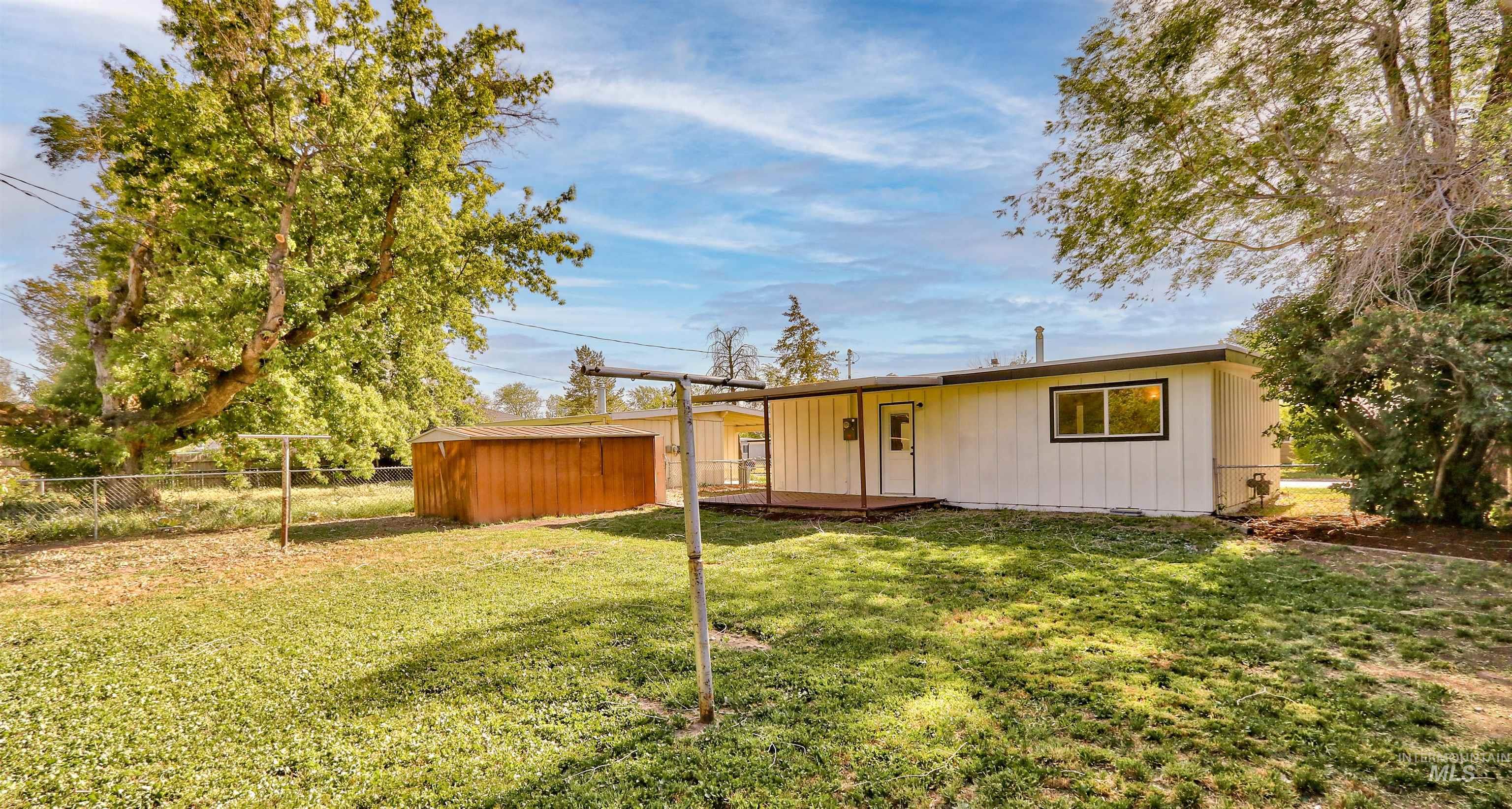 665 S 13th East, Mountain Home, Idaho 83647, 2 Bedrooms, 1 Bathroom, Residential For Sale, Price $230,000, 98986123