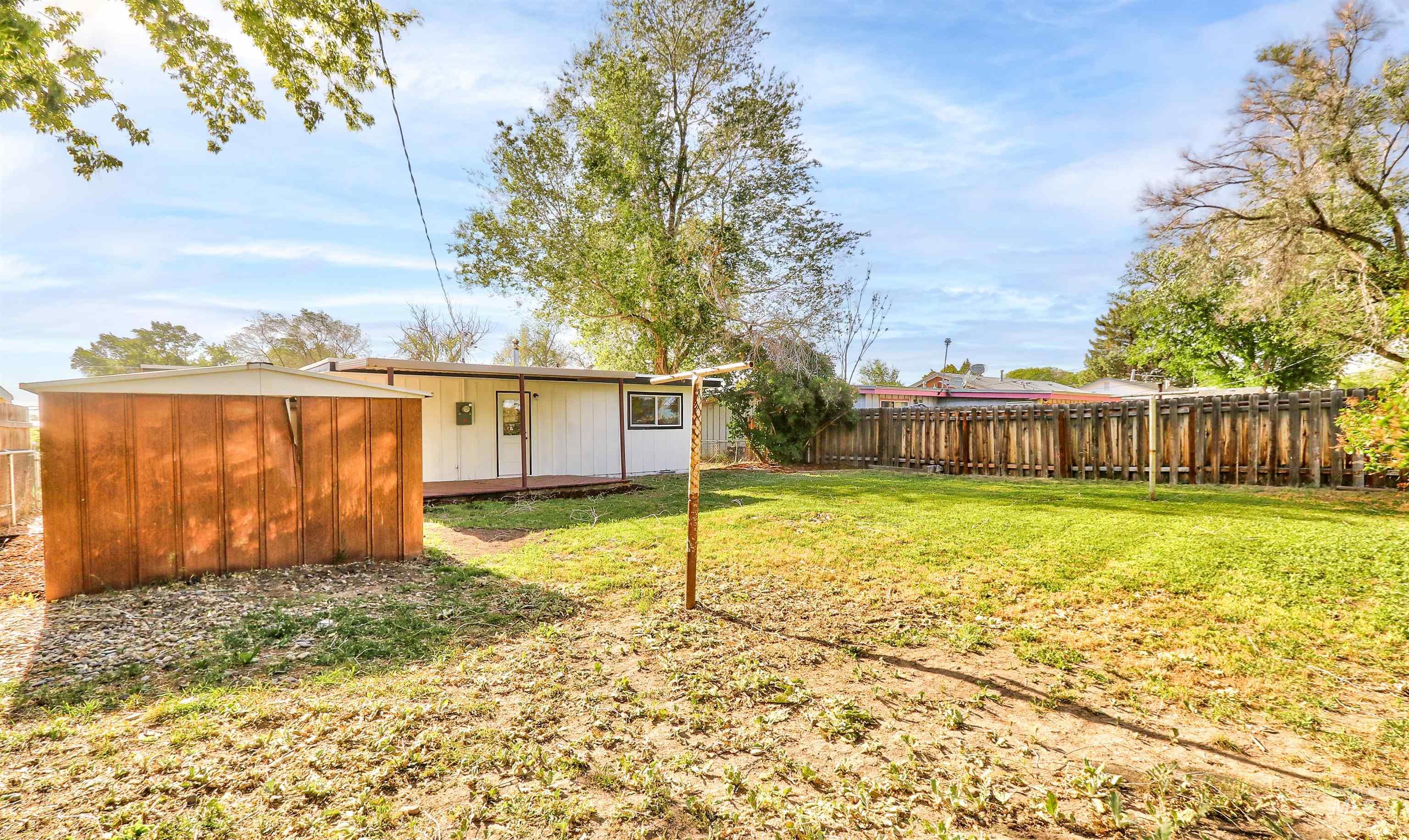 665 S 13th East, Mountain Home, Idaho 83647, 2 Bedrooms, 1 Bathroom, Residential For Sale, Price $230,000, 98986123