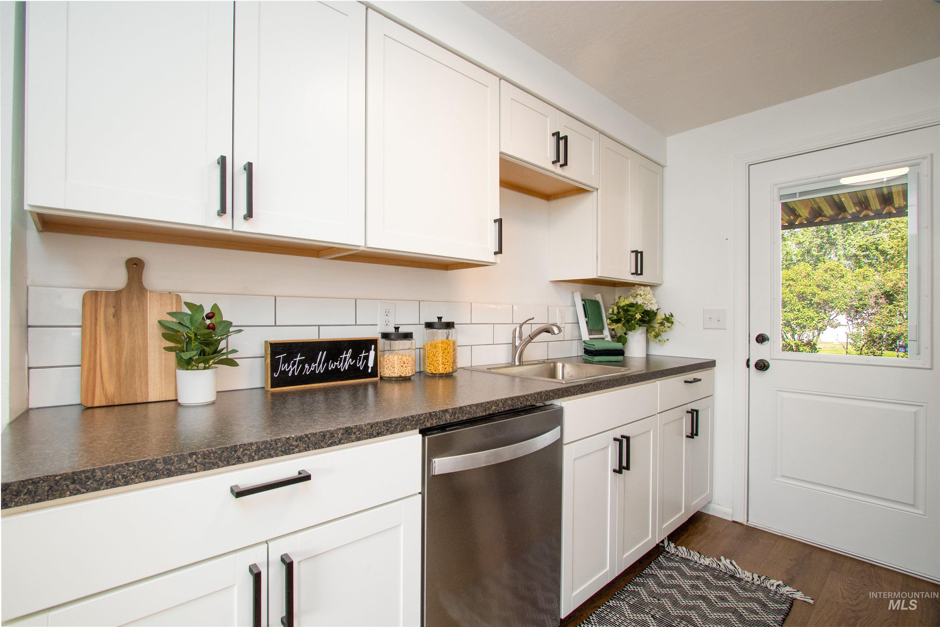 665 S 13th East, Mountain Home, Idaho 83647, 2 Bedrooms, 1 Bathroom, Residential For Sale, Price $230,000, 98986123