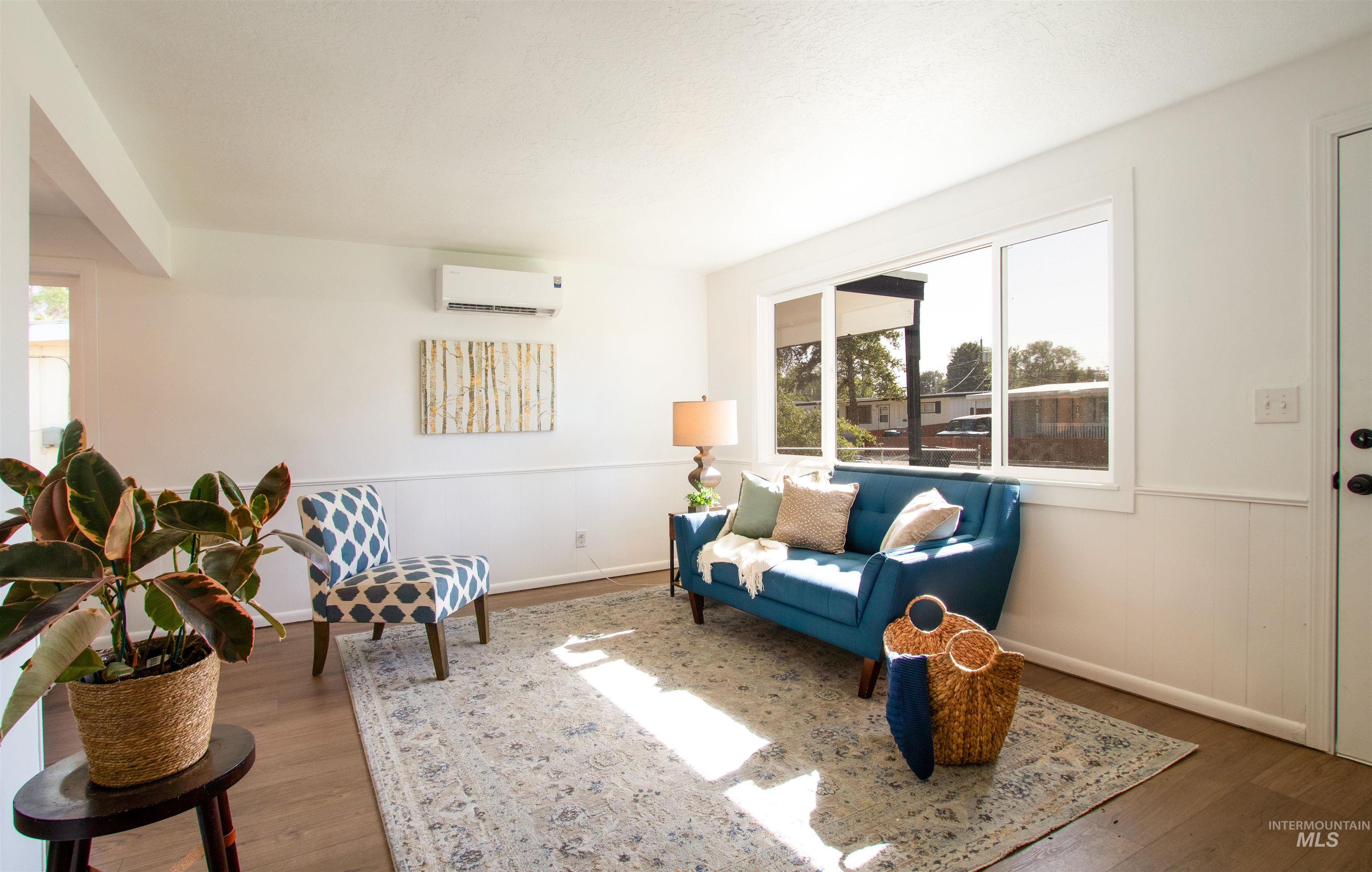 665 S 13th East, Mountain Home, Idaho 83647, 2 Bedrooms, 1 Bathroom, Residential For Sale, Price $230,000, 98986123