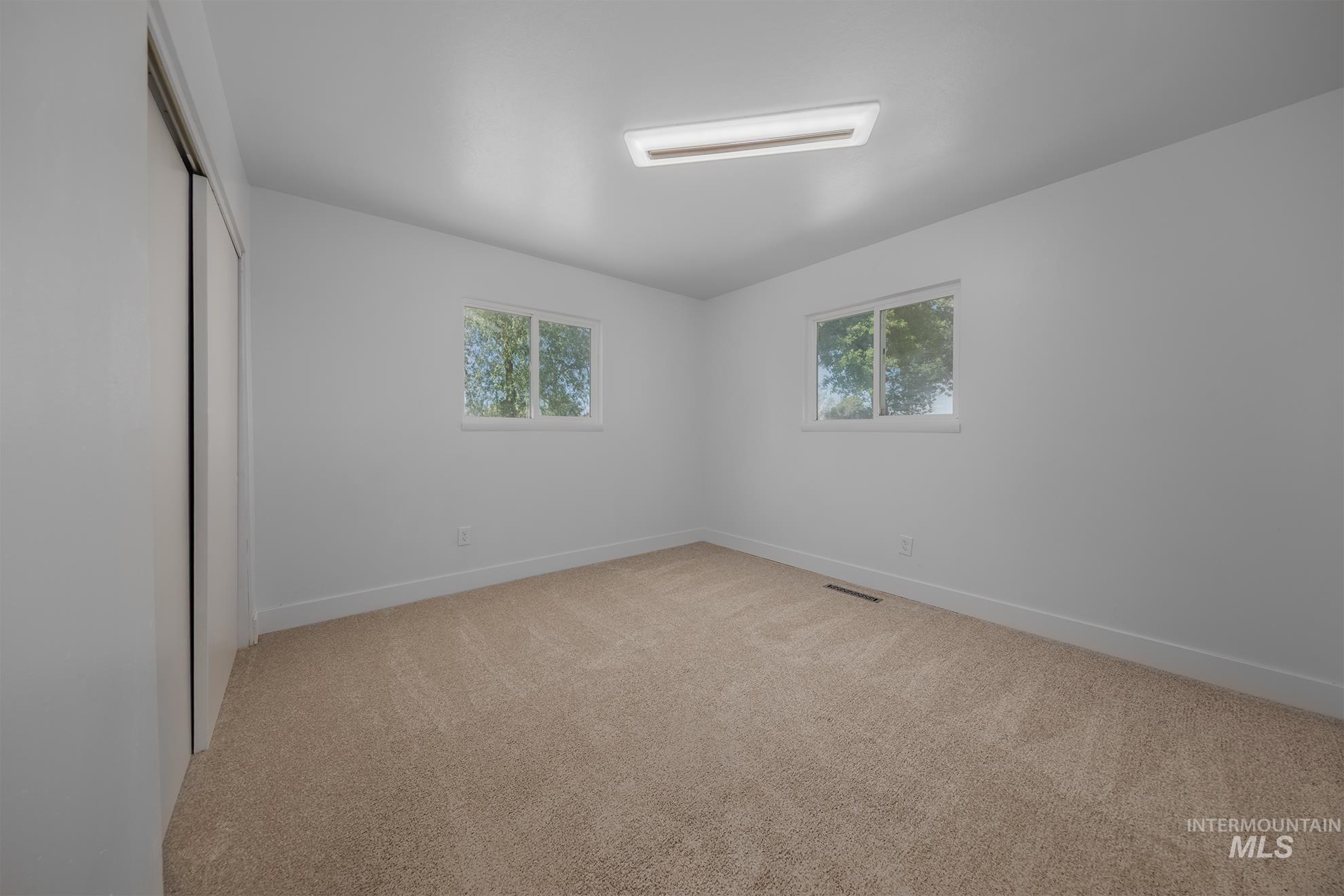 2121 Alameda, Ontario, Oregon 97914, 5 Bedrooms, 3 Bathrooms, Residential For Sale, Price $529,000, 98986125