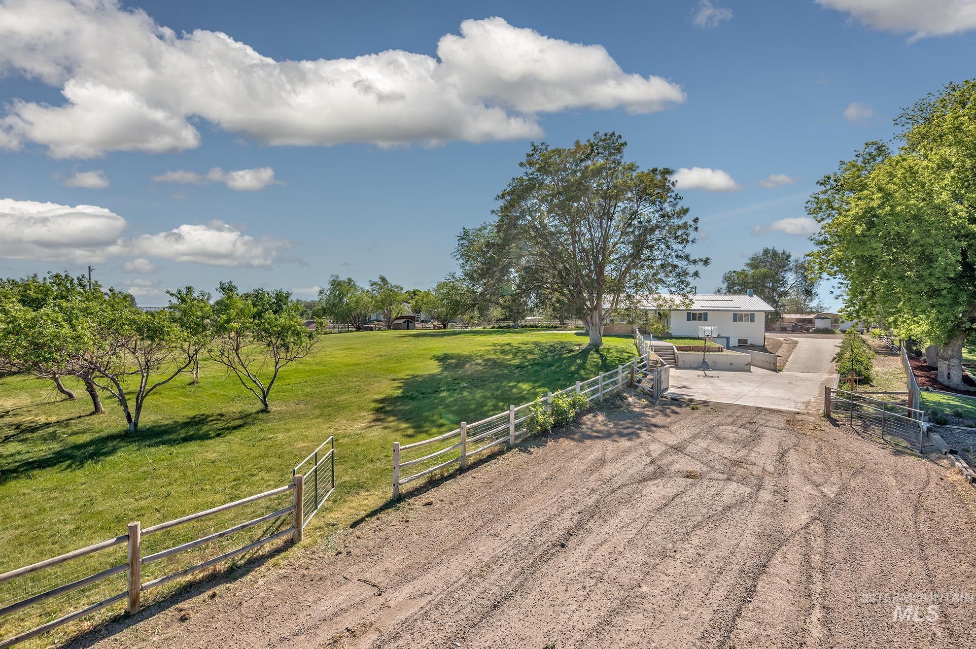 2121 Alameda, Ontario, Oregon 97914, 5 Bedrooms, 3 Bathrooms, Residential For Sale, Price $529,000, 98986125