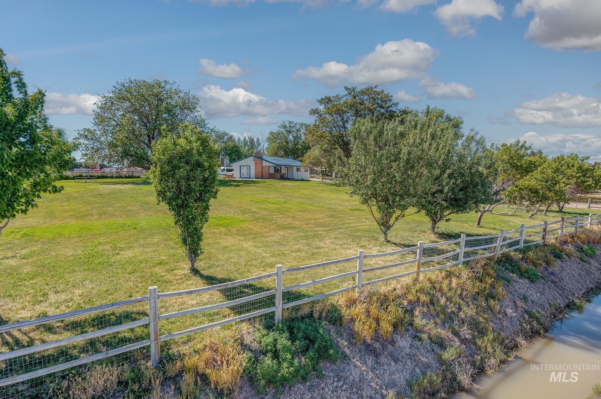 2121 Alameda, Ontario, Oregon 97914, 5 Bedrooms, 3 Bathrooms, Residential For Sale, Price $529,000, 98986125