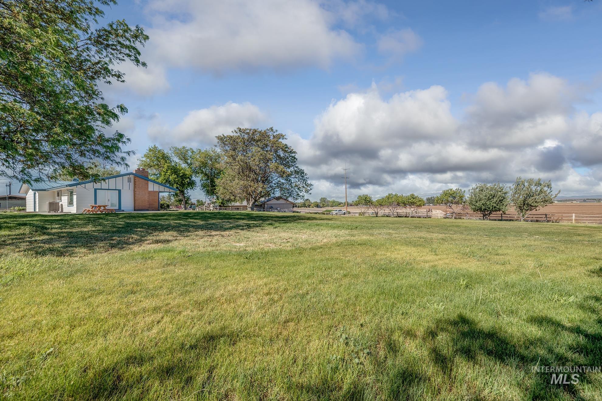 2121 Alameda, Ontario, Oregon 97914, 5 Bedrooms, 3 Bathrooms, Residential For Sale, Price $529,000, 98986125