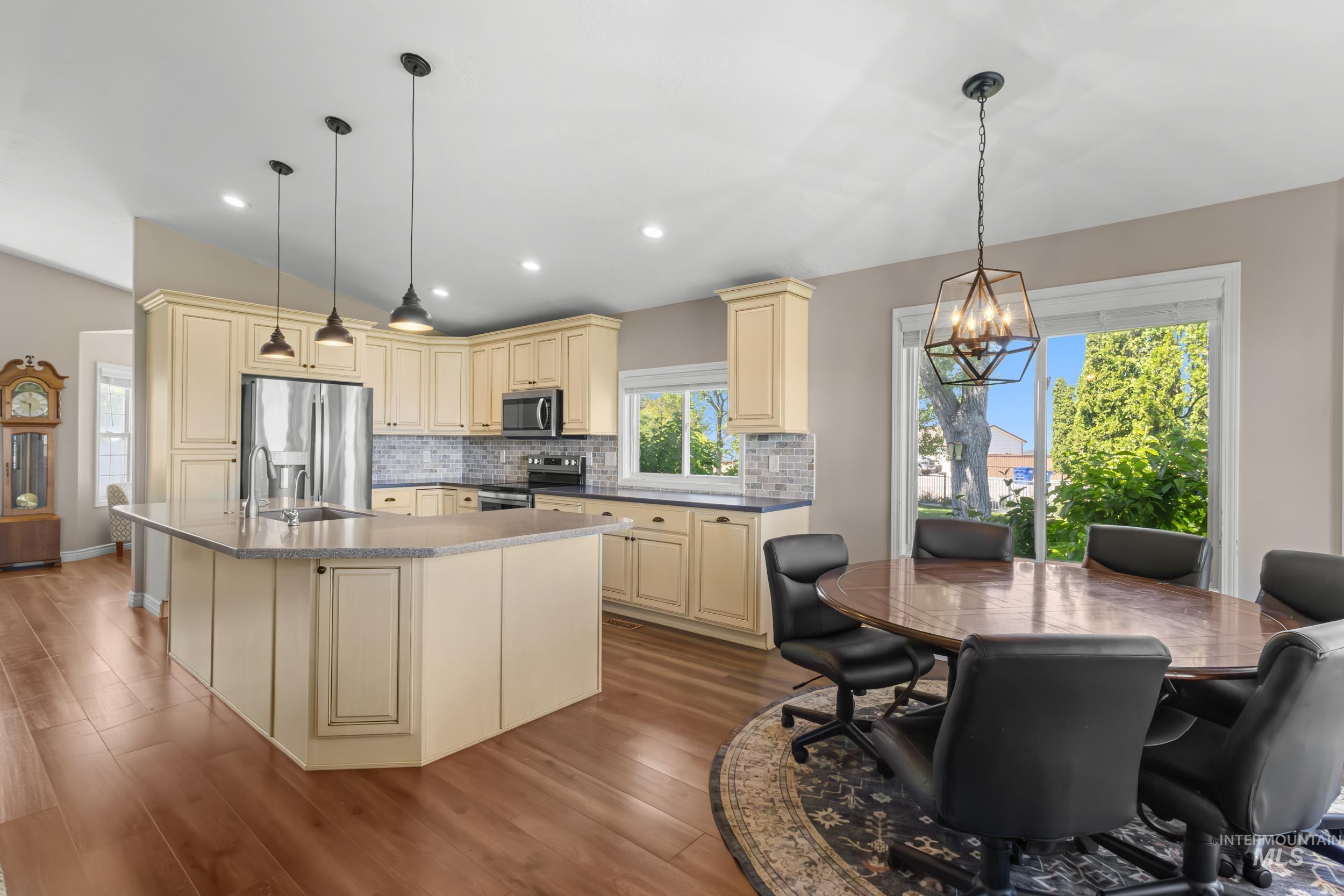 3771 W Silver Terrace road, Meridian, Idaho 83642, 3 Bedrooms, 2 Bathrooms, Residential For Sale, Price $879,000, 98986126