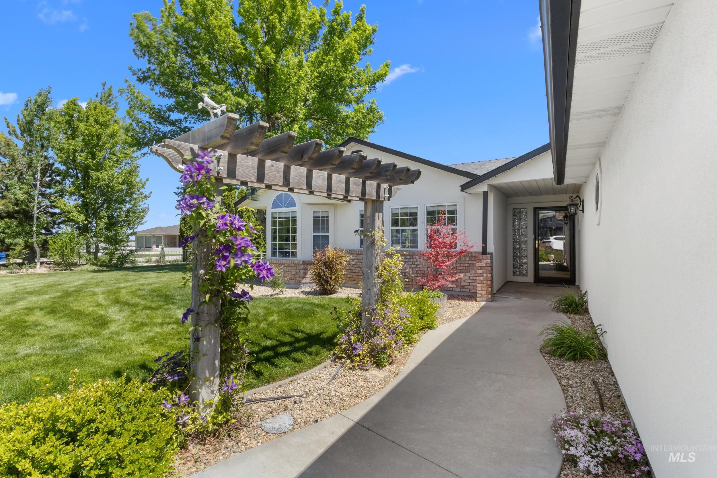 3771 W Silver Terrace road, Meridian, Idaho 83642, 3 Bedrooms, 2 Bathrooms, Residential For Sale, Price $879,000, 98986126