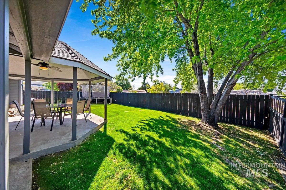 637 E Willow Brook Dr., Meridian, Idaho 83646, 3 Bedrooms, 2 Bathrooms, Residential For Sale, Price $427,000, 98986128