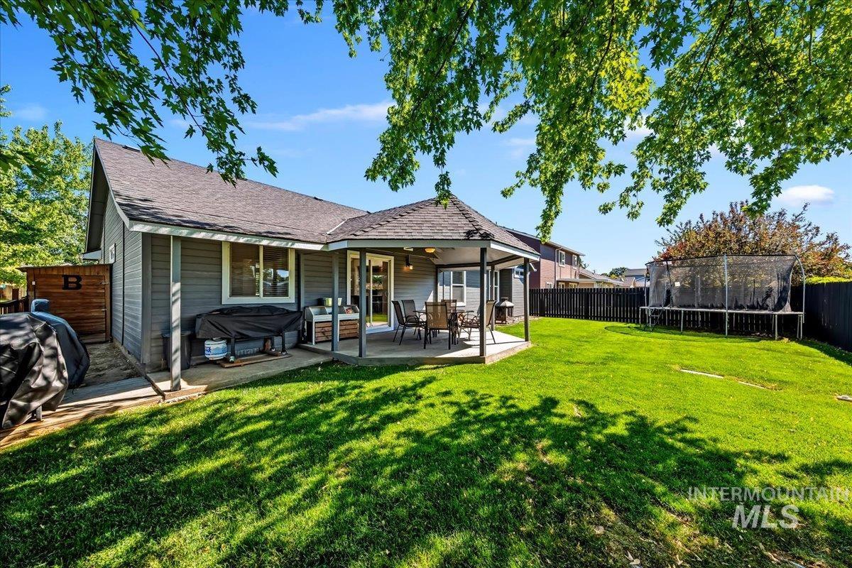 637 E Willow Brook Dr., Meridian, Idaho 83646, 3 Bedrooms, 2 Bathrooms, Residential For Sale, Price $427,000, 98986128