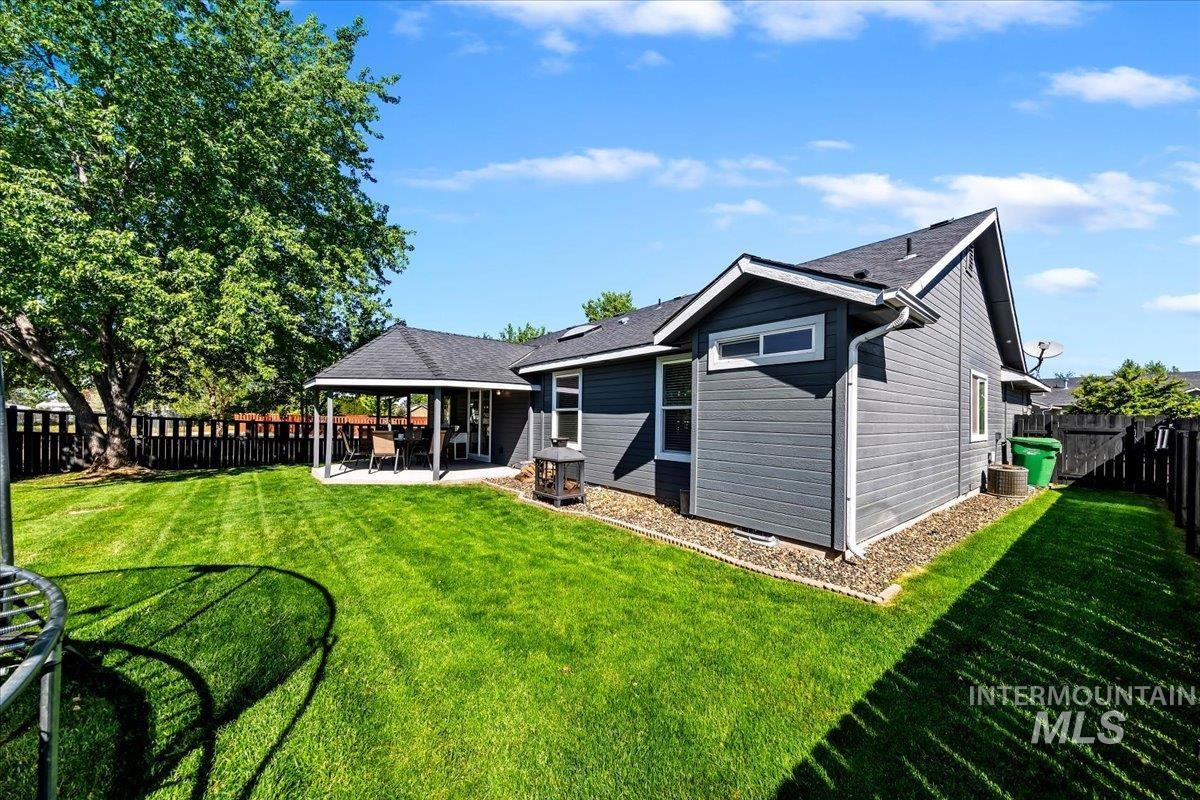 637 E Willow Brook Dr., Meridian, Idaho 83646, 3 Bedrooms, 2 Bathrooms, Residential For Sale, Price $427,000, 98986128