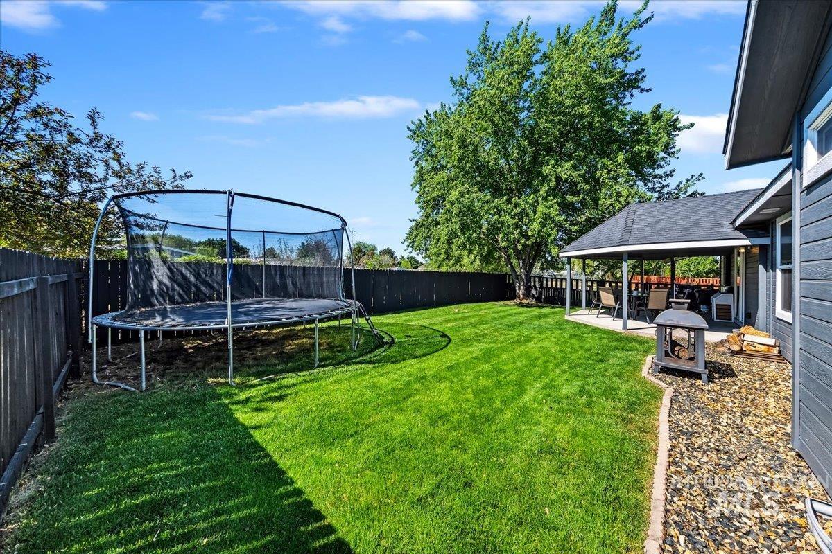 637 E Willow Brook Dr., Meridian, Idaho 83646, 3 Bedrooms, 2 Bathrooms, Residential For Sale, Price $427,000, 98986128