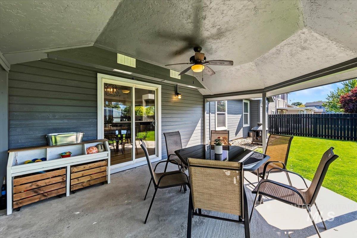 637 E Willow Brook Dr., Meridian, Idaho 83646, 3 Bedrooms, 2 Bathrooms, Residential For Sale, Price $427,000, 98986128