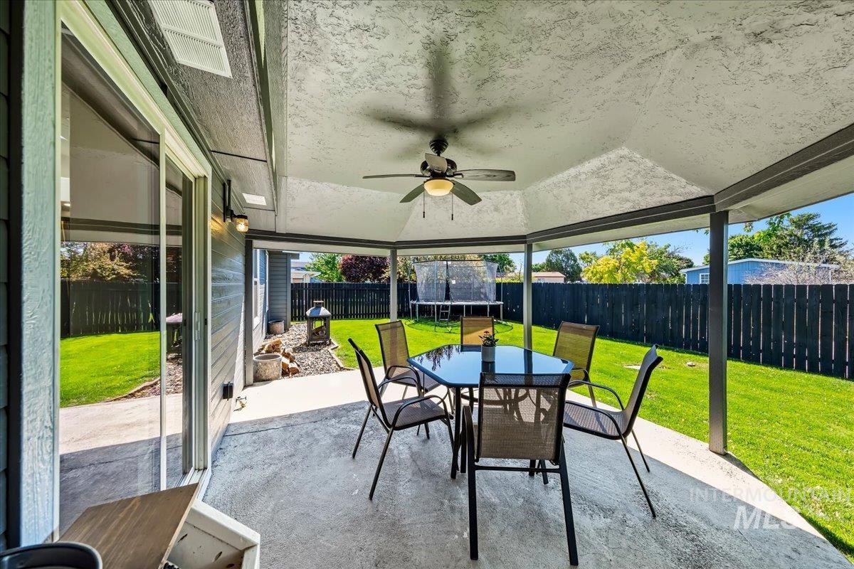 637 E Willow Brook Dr., Meridian, Idaho 83646, 3 Bedrooms, 2 Bathrooms, Residential For Sale, Price $427,000, 98986128