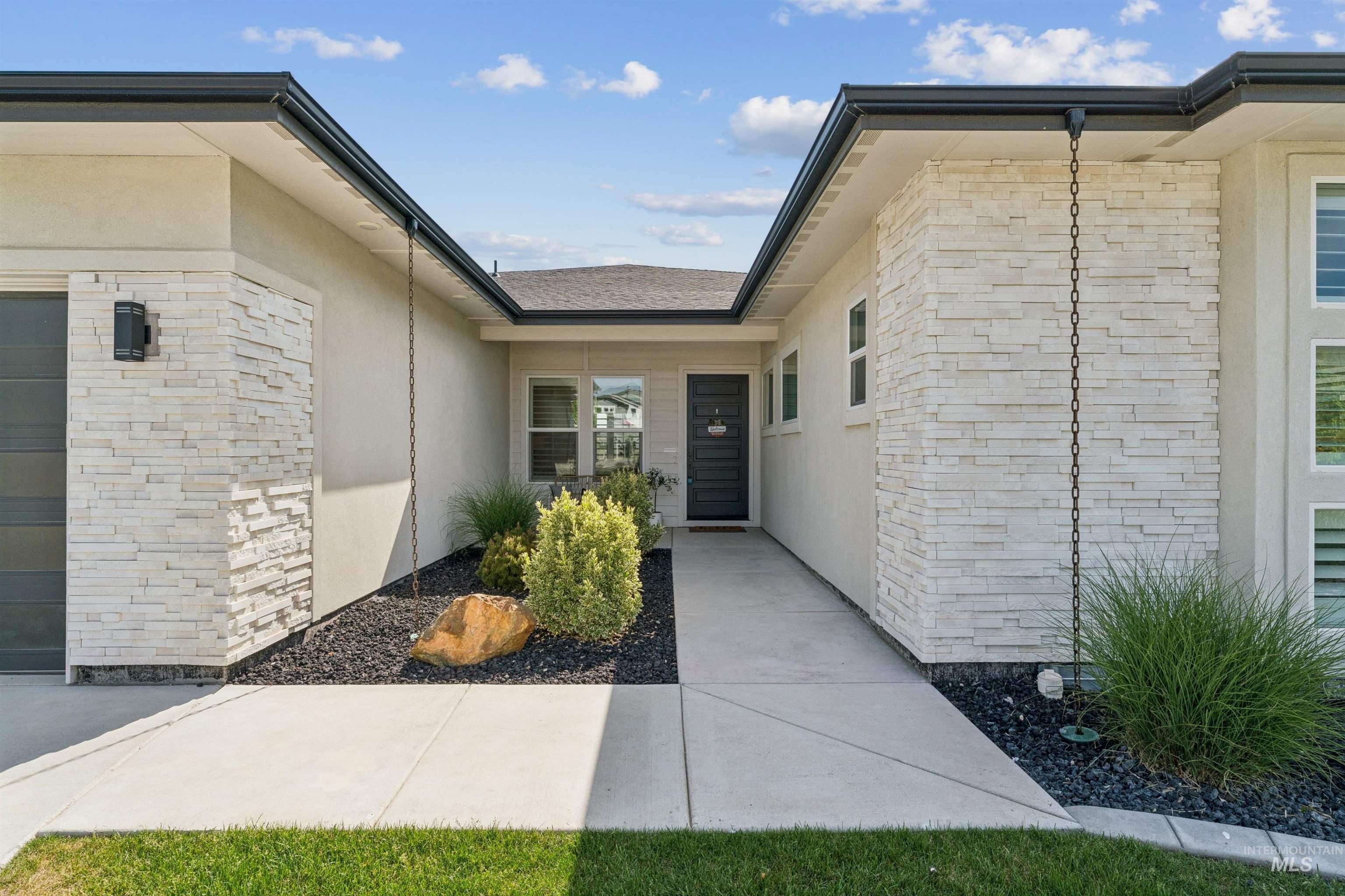 6112 S Phoebe Pl, Meridian, Idaho 83642, 3 Bedrooms, 2.5 Bathrooms, Residential For Sale, Price $870,000, 98986129