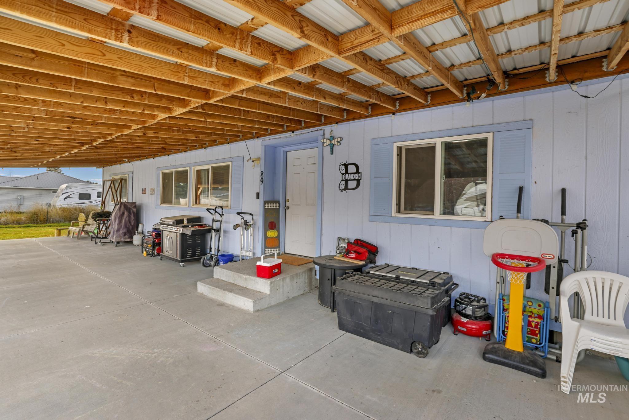 89 S 860 Road West, Paul, Idaho 83347-0000, 3 Bedrooms, 2 Bathrooms, Residential For Sale, Price $320,000, 98986133