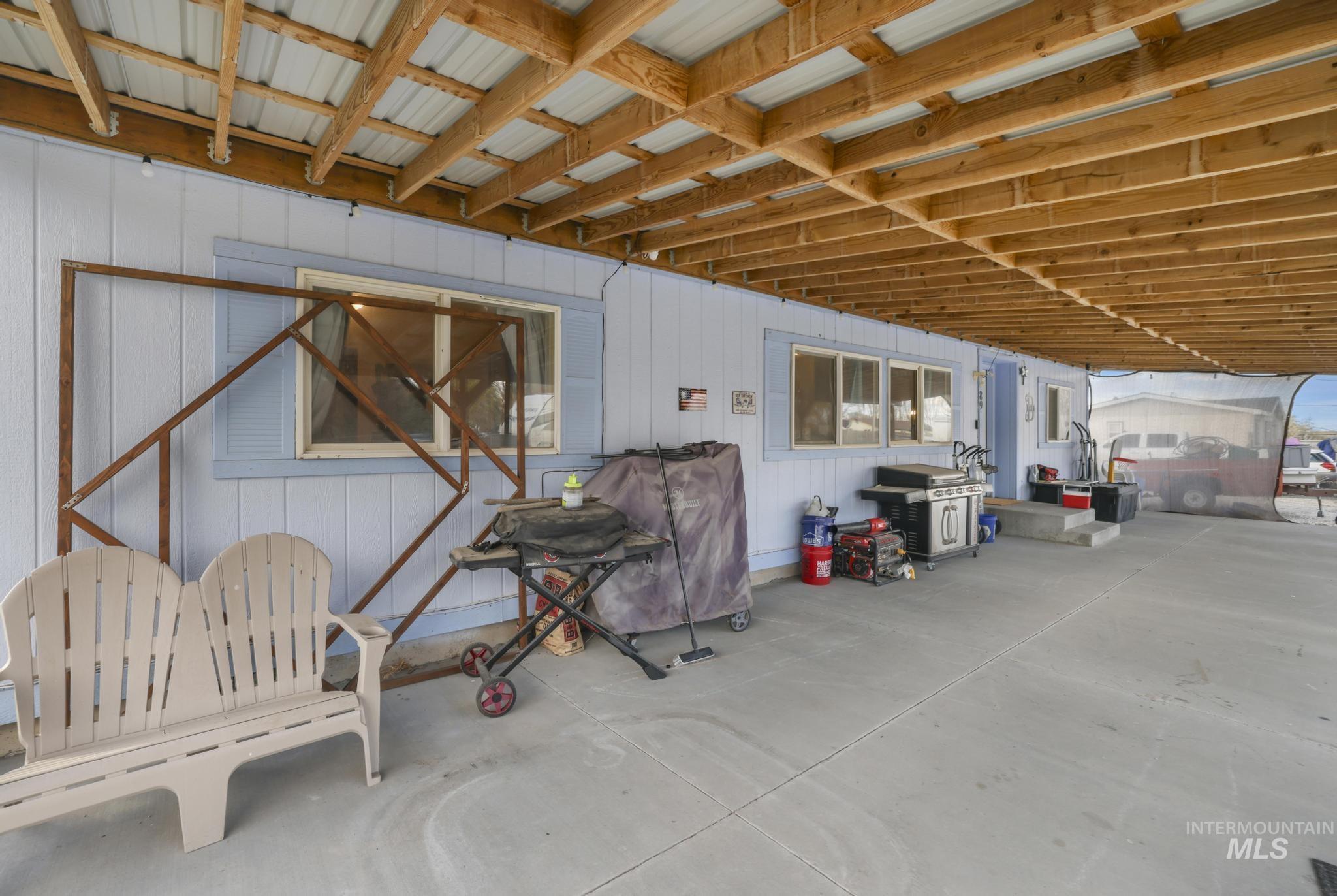 89 S 860 Road West, Paul, Idaho 83347-0000, 3 Bedrooms, 2 Bathrooms, Residential For Sale, Price $320,000, 98986133