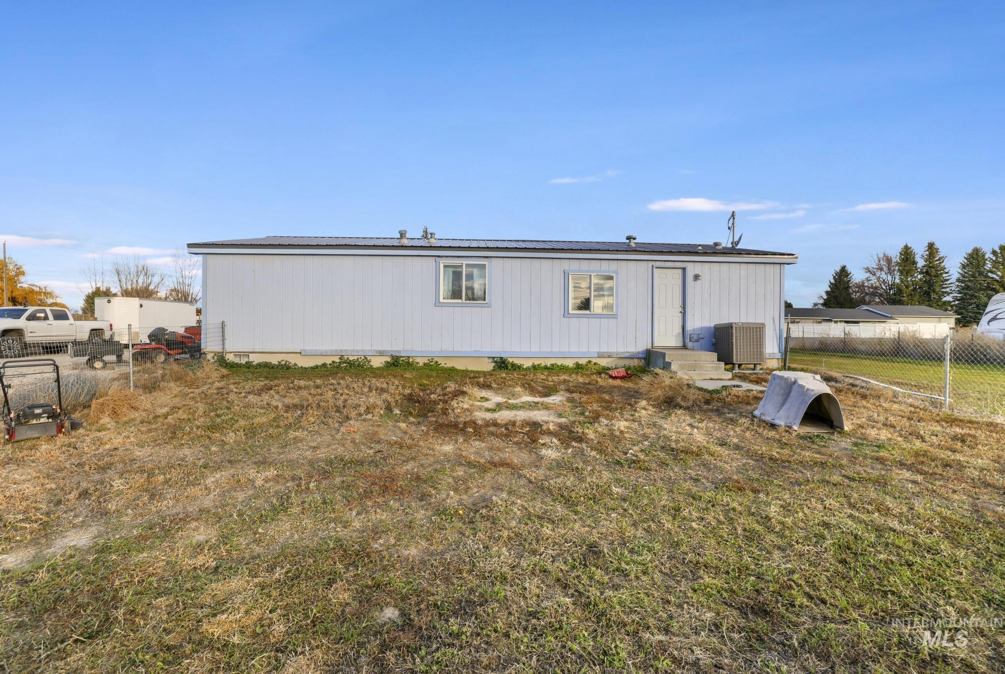 89 S 860 Road West, Paul, Idaho 83347-0000, 3 Bedrooms, 2 Bathrooms, Residential For Sale, Price $320,000, 98986133