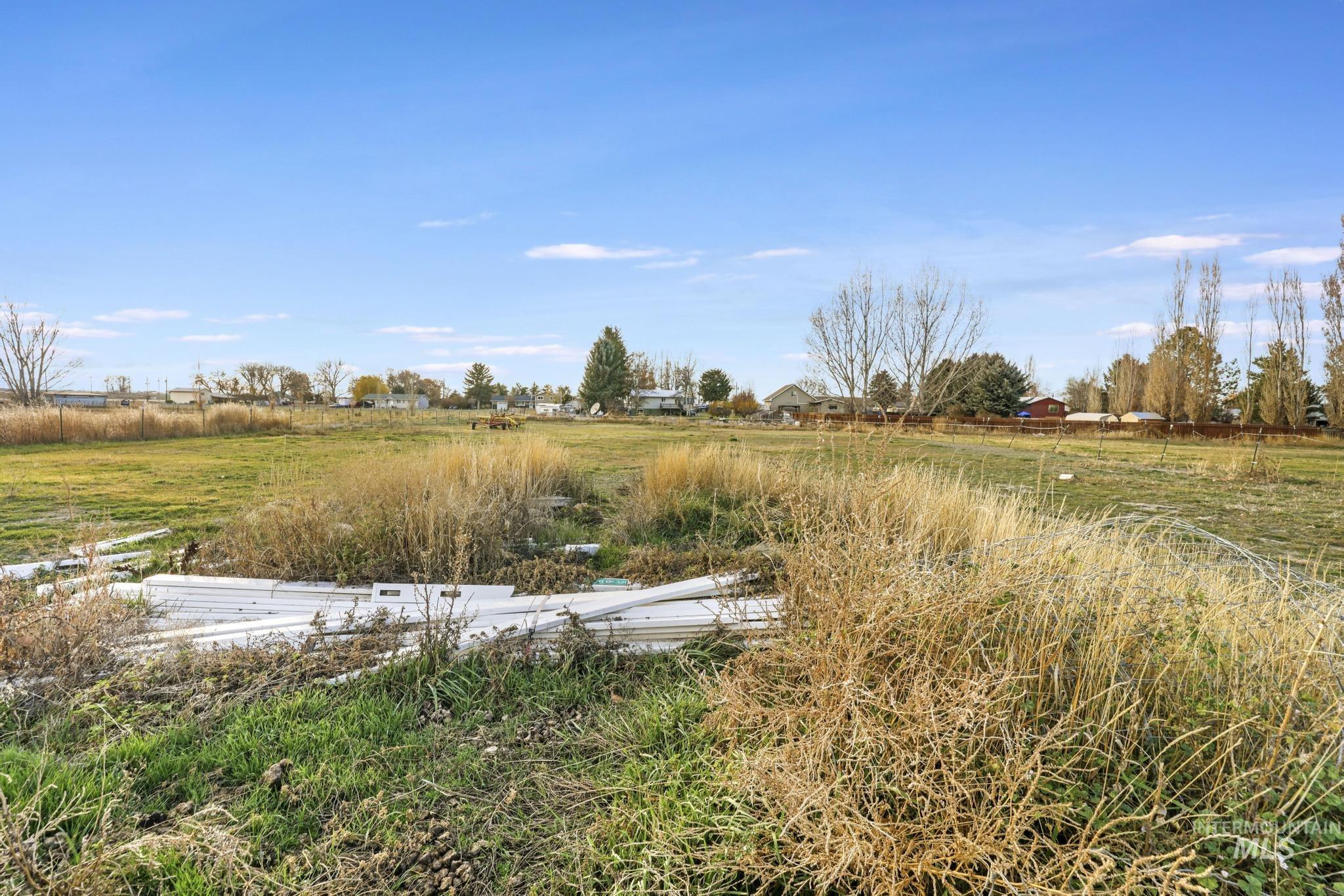 89 S 860 Road West, Paul, Idaho 83347-0000, 3 Bedrooms, 2 Bathrooms, Residential For Sale, Price $320,000, 98986133