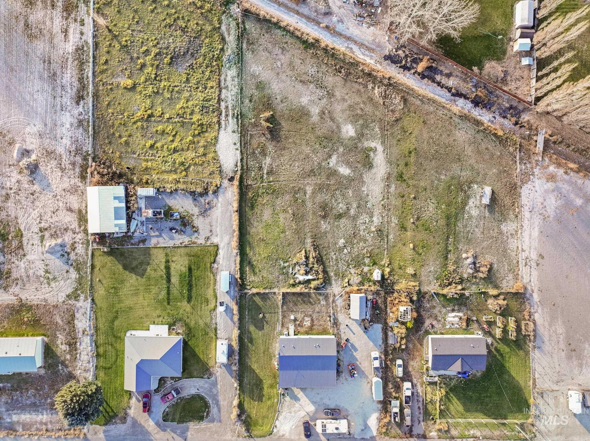 89 S 860 Road West, Paul, Idaho 83347-0000, 3 Bedrooms, 2 Bathrooms, Residential For Sale, Price $320,000, 98986133