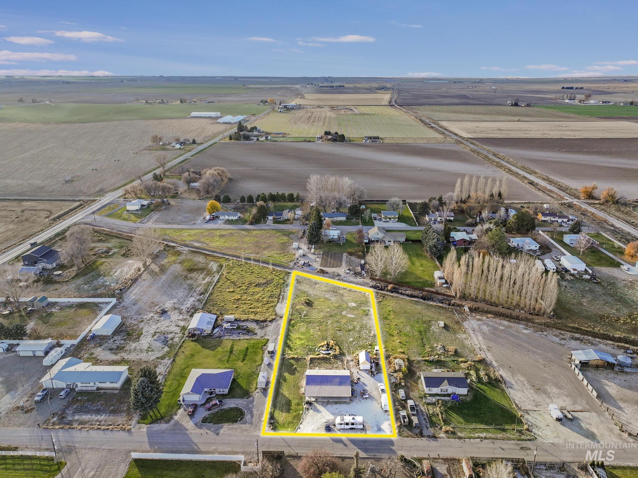 89 S 860 Road West, Paul, Idaho 83347-0000, 3 Bedrooms, 2 Bathrooms, Residential For Sale, Price $320,000, 98986133