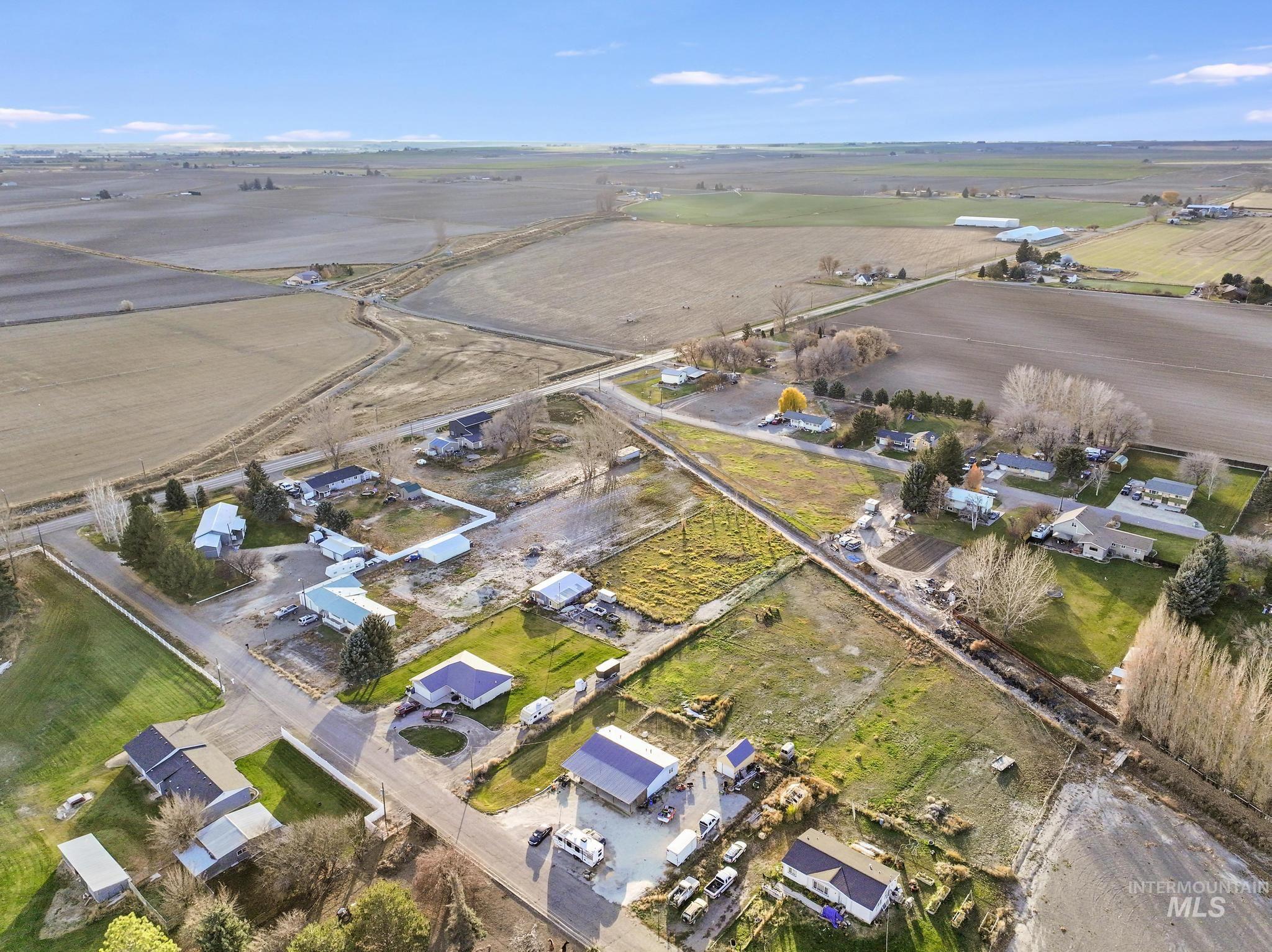 89 S 860 Road West, Paul, Idaho 83347-0000, 3 Bedrooms, 2 Bathrooms, Residential For Sale, Price $320,000, 98986133