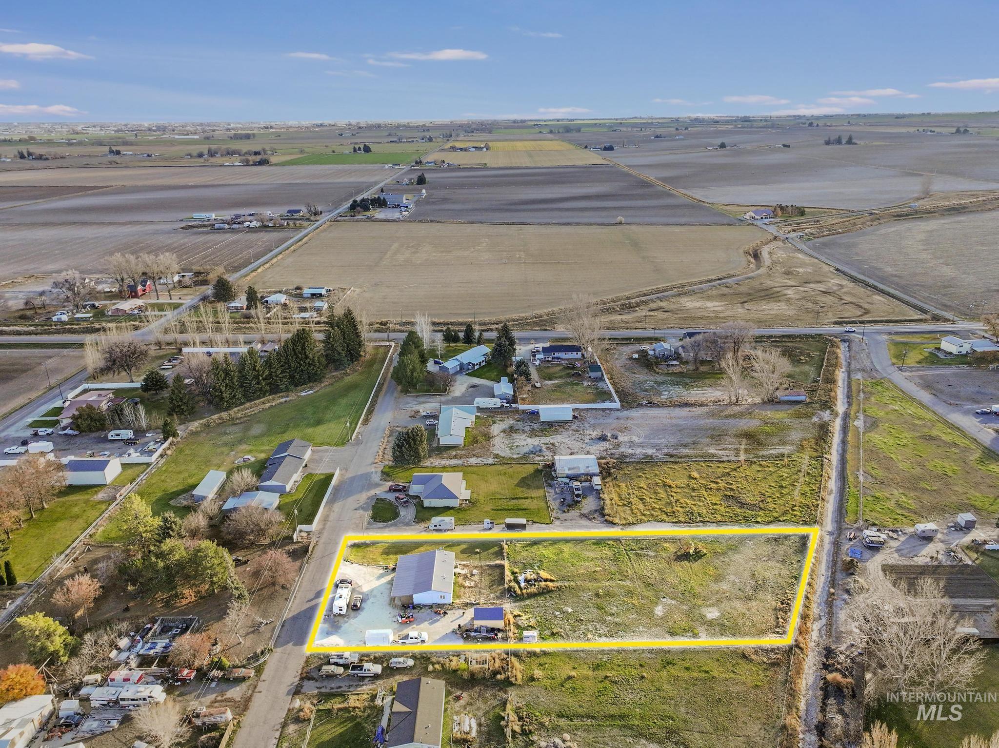 89 S 860 Road West, Paul, Idaho 83347-0000, 3 Bedrooms, 2 Bathrooms, Residential For Sale, Price $320,000, 98986133