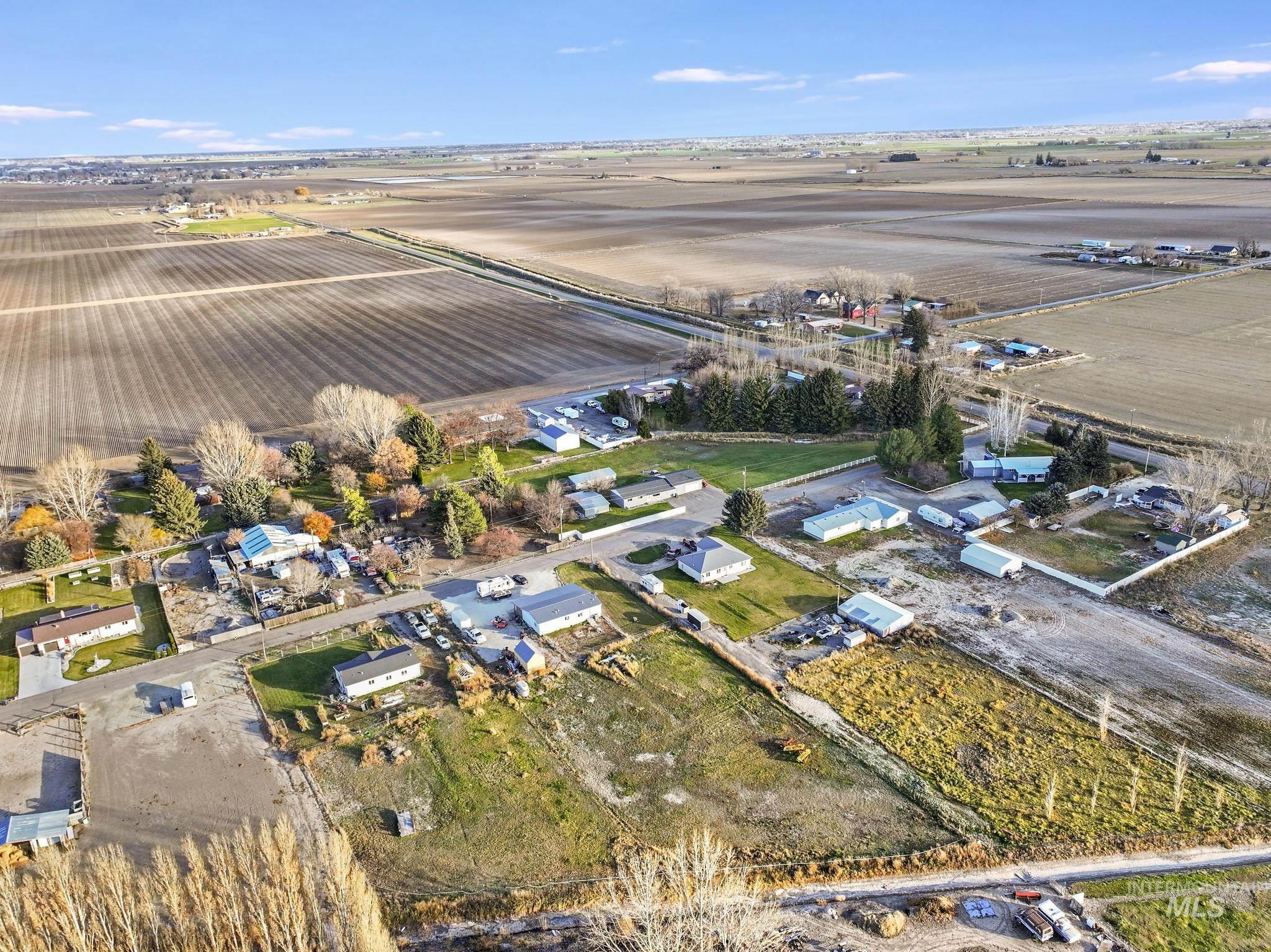 89 S 860 Road West, Paul, Idaho 83347-0000, 3 Bedrooms, 2 Bathrooms, Residential For Sale, Price $320,000, 98986133