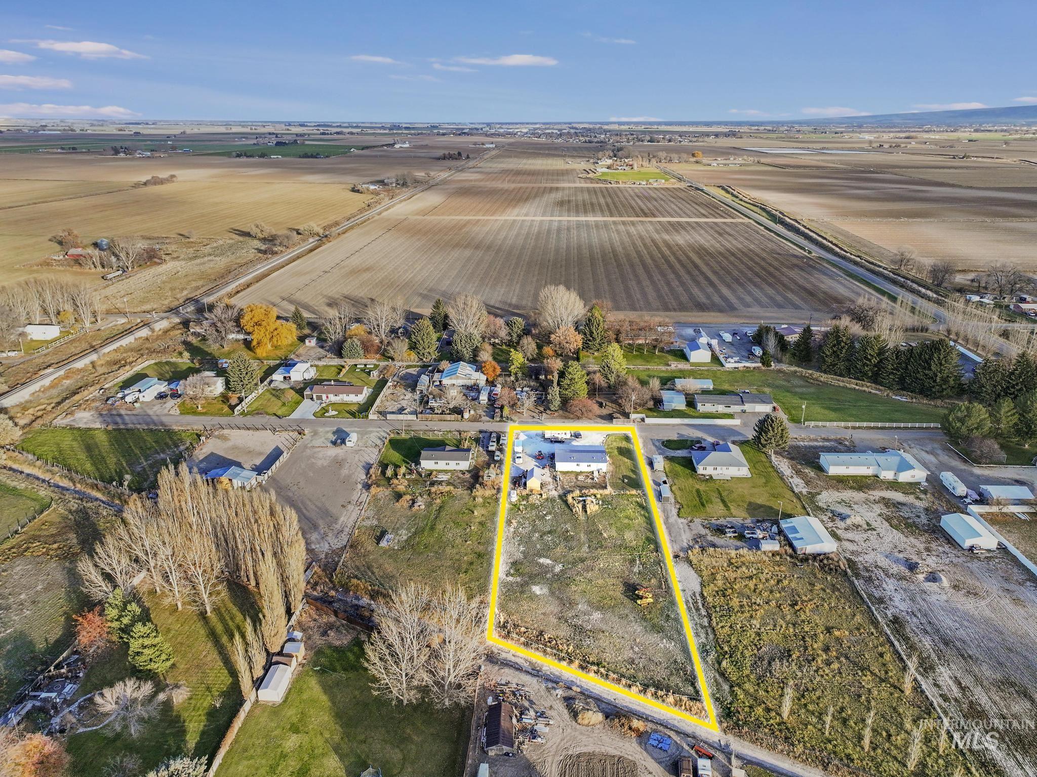 89 S 860 Road West, Paul, Idaho 83347-0000, 3 Bedrooms, 2 Bathrooms, Residential For Sale, Price $320,000, 98986133