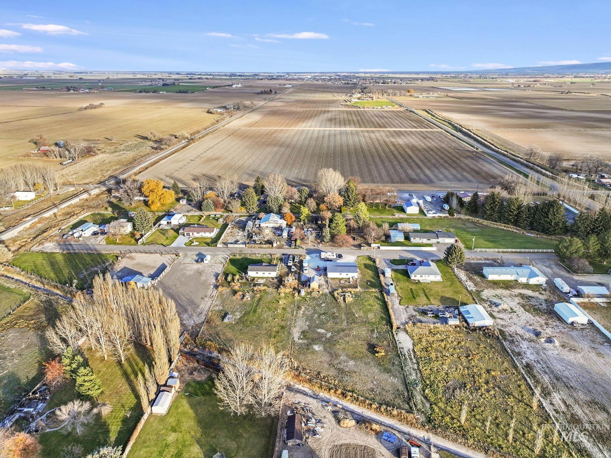89 S 860 Road West, Paul, Idaho 83347-0000, 3 Bedrooms, 2 Bathrooms, Residential For Sale, Price $320,000, 98986133