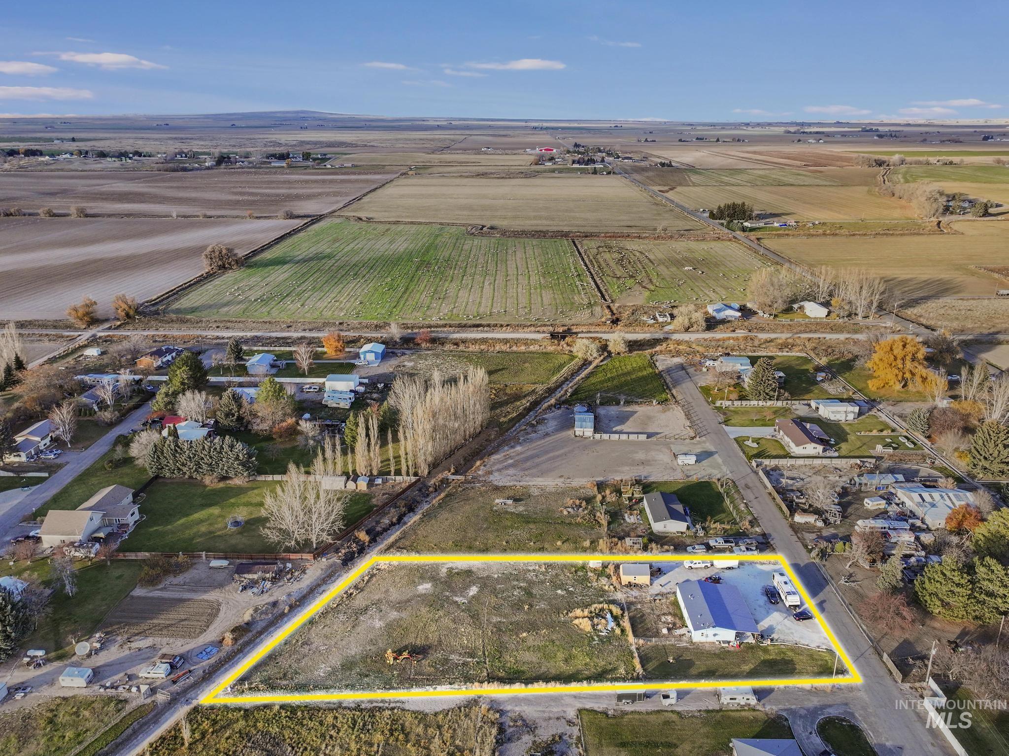 89 S 860 Road West, Paul, Idaho 83347-0000, 3 Bedrooms, 2 Bathrooms, Residential For Sale, Price $320,000, 98986133